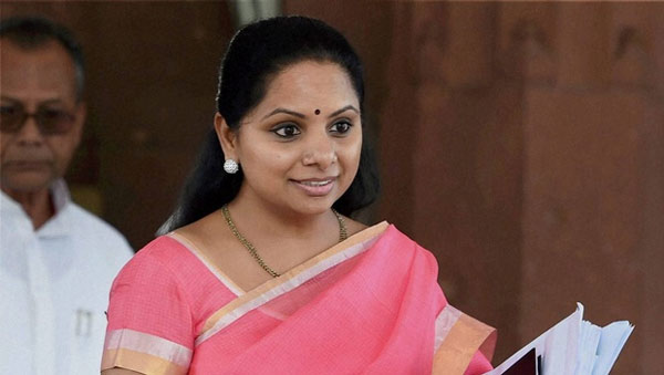 kcr daughter kavitha,rajya sabha seat,d srinivas,kcr,  కవిత ఎత్తుగడ ఫలిస్తుందా?